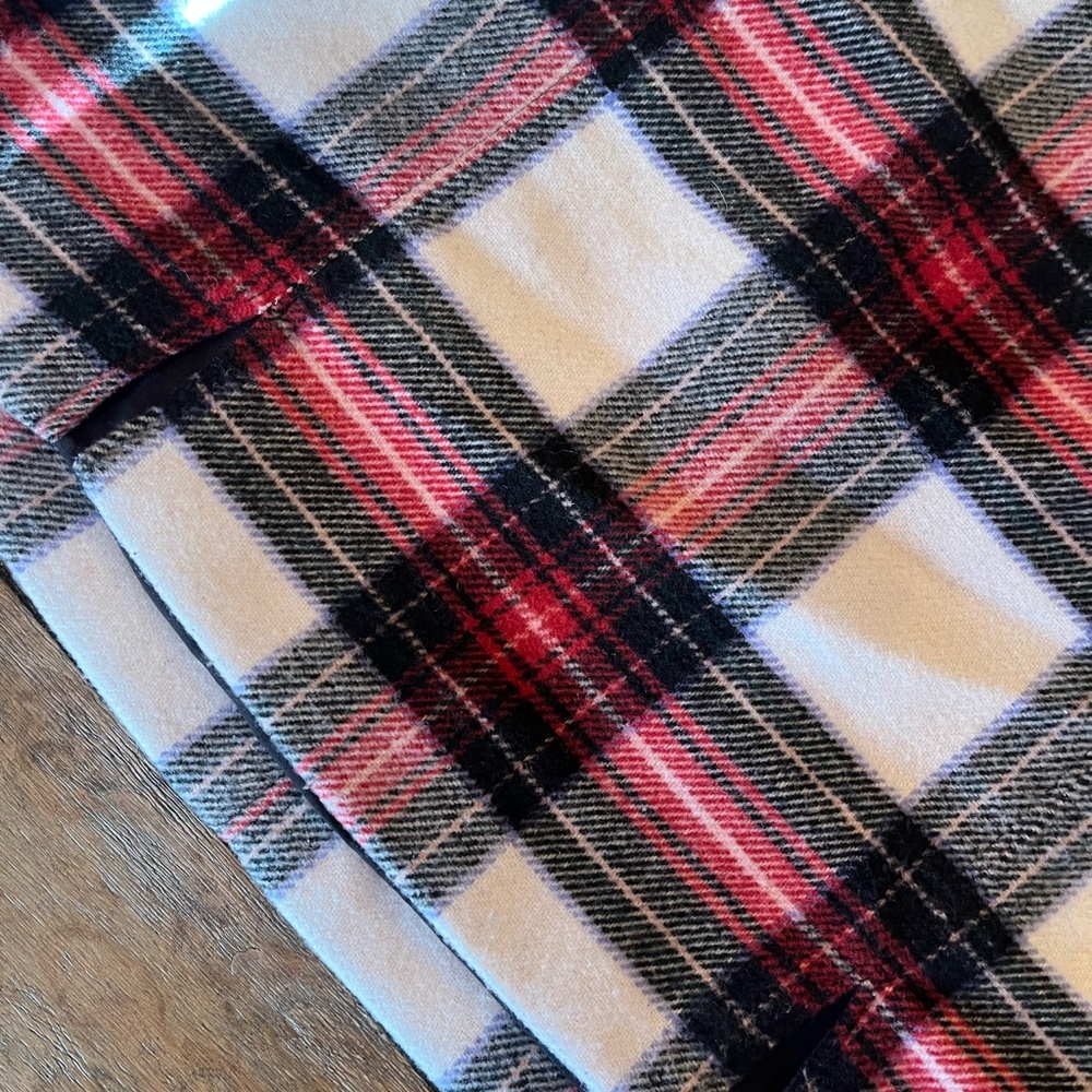 Hollister Red and Black Plaid Mini Skirt size Small - Picture 3 of 8